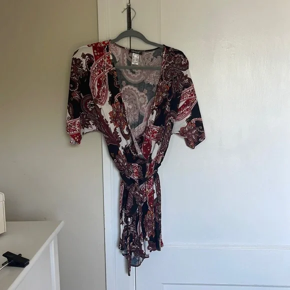 Venus paisley romper, like new, size medium - Picture 1 of 2